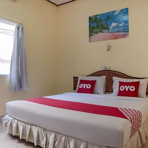 Oyo 681 Paradise Hotel